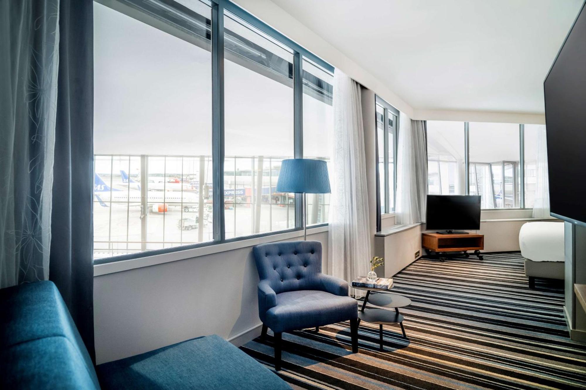Junior Suite Runway View